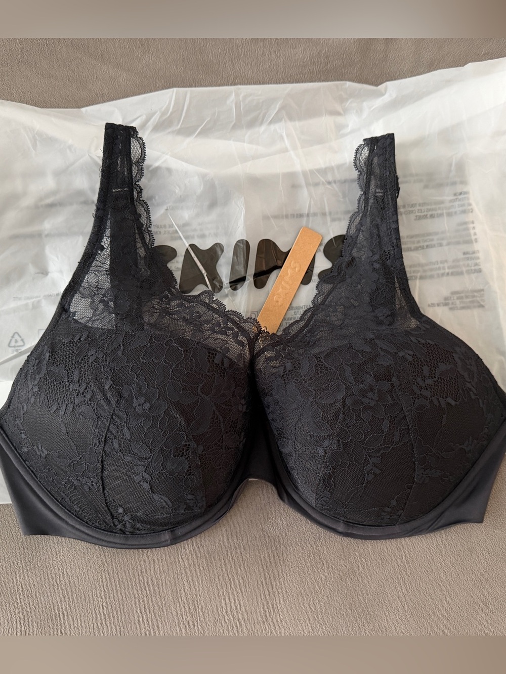 NWT SKIMS Black Lace Underwire Bra with Sheer Straps 40DD